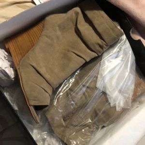 Taupe color toe wedge boot 9W